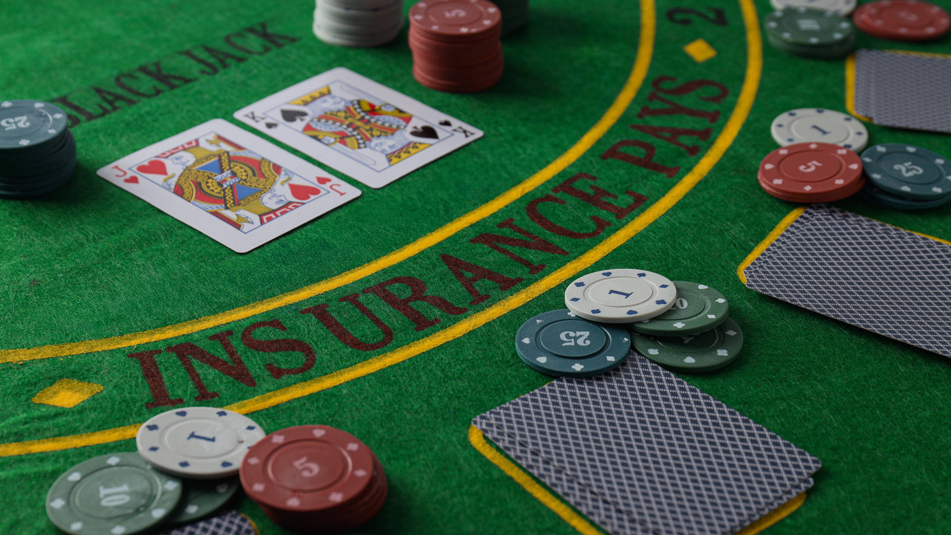 blackjack table displaying the insurance bet section