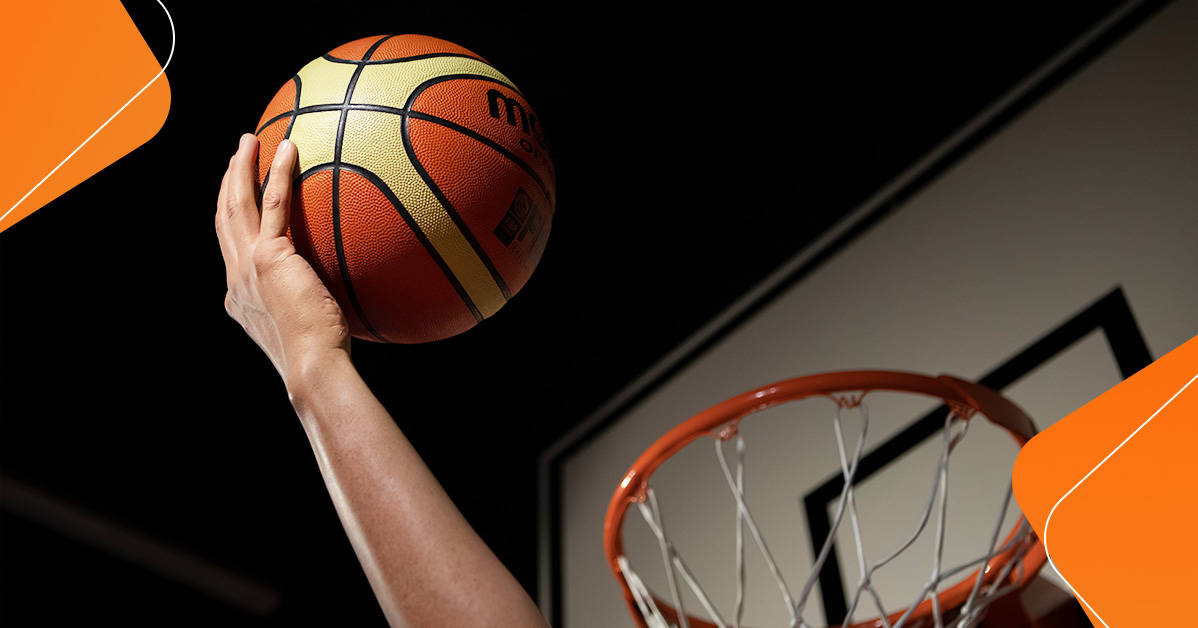 player dunking the basketball